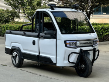 Wei Ka 300 Three Wheeled Electric Pickup Trucks Can Carry One Ton